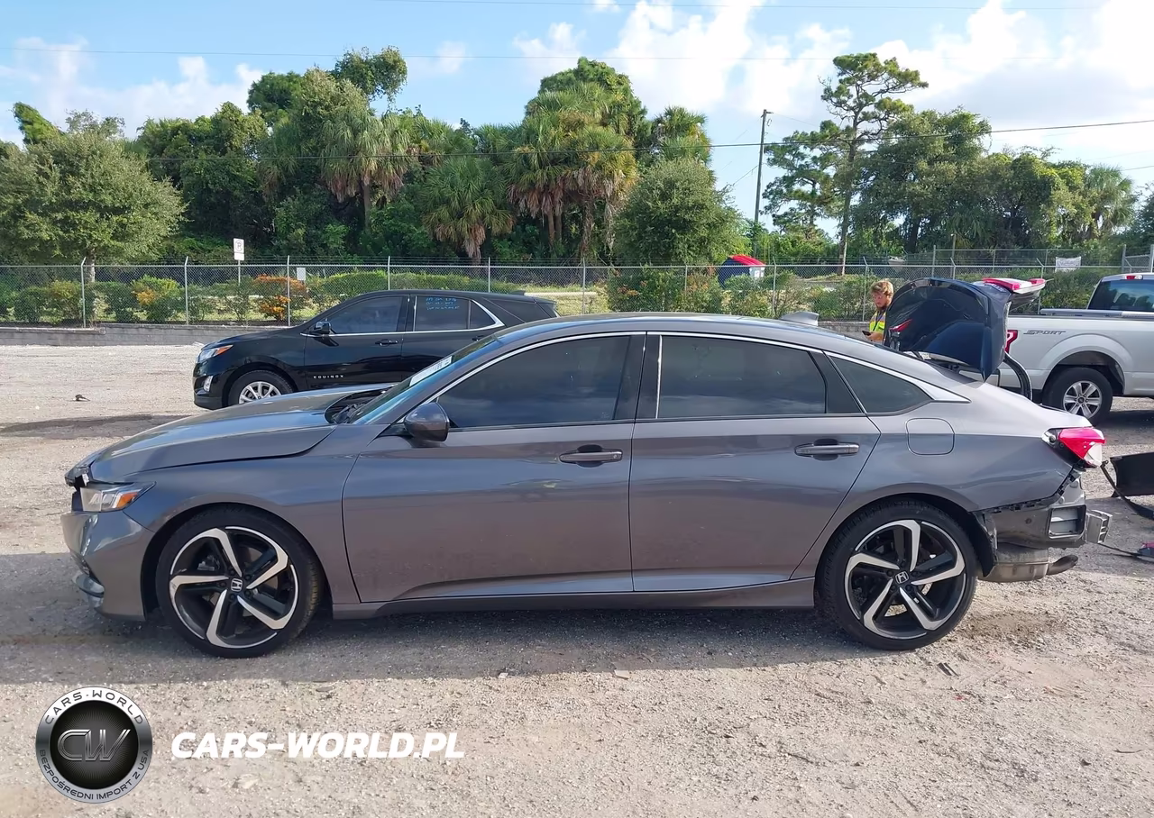2018 Honda Accord Sport VIN:1HGCV1F32JA234840 - 14