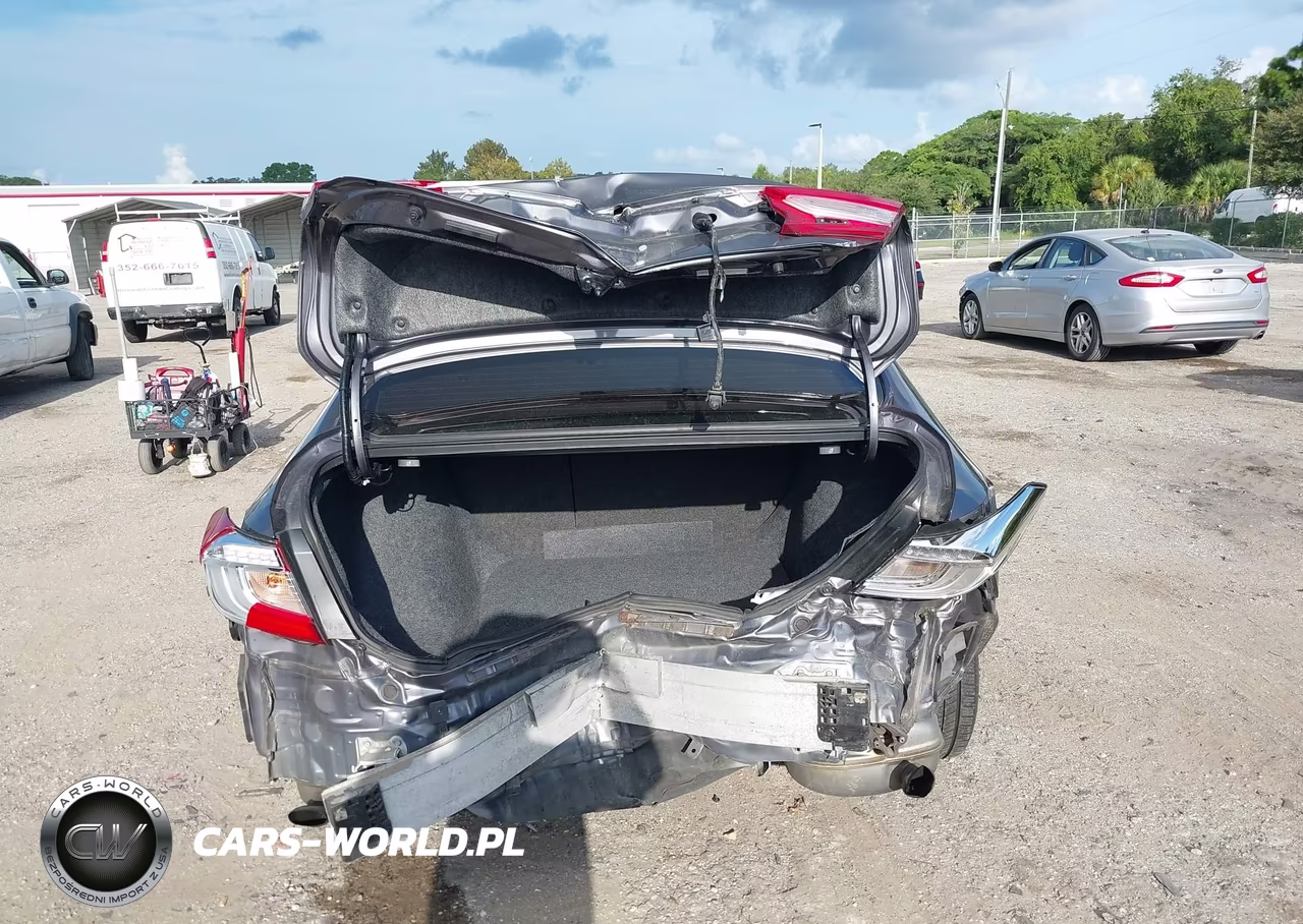 2018 Honda Accord Sport VIN:1HGCV1F32JA234840 - 16