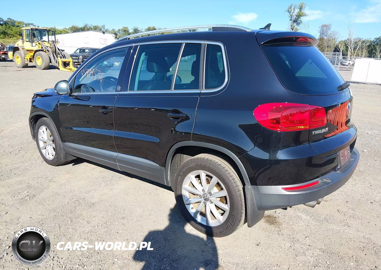 2017 Volkswagen Tiguan 2.0T Wolfsburg Edition VIN:WVGSV7AX1HK002933 - 3