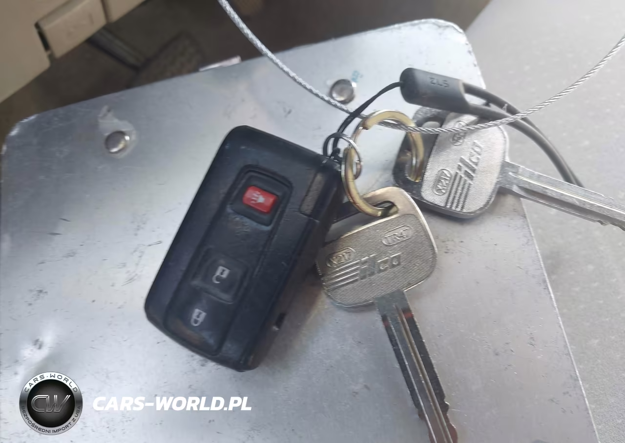 2007 Toyota Prius VIN:JTDKB20UX77632782 - 11