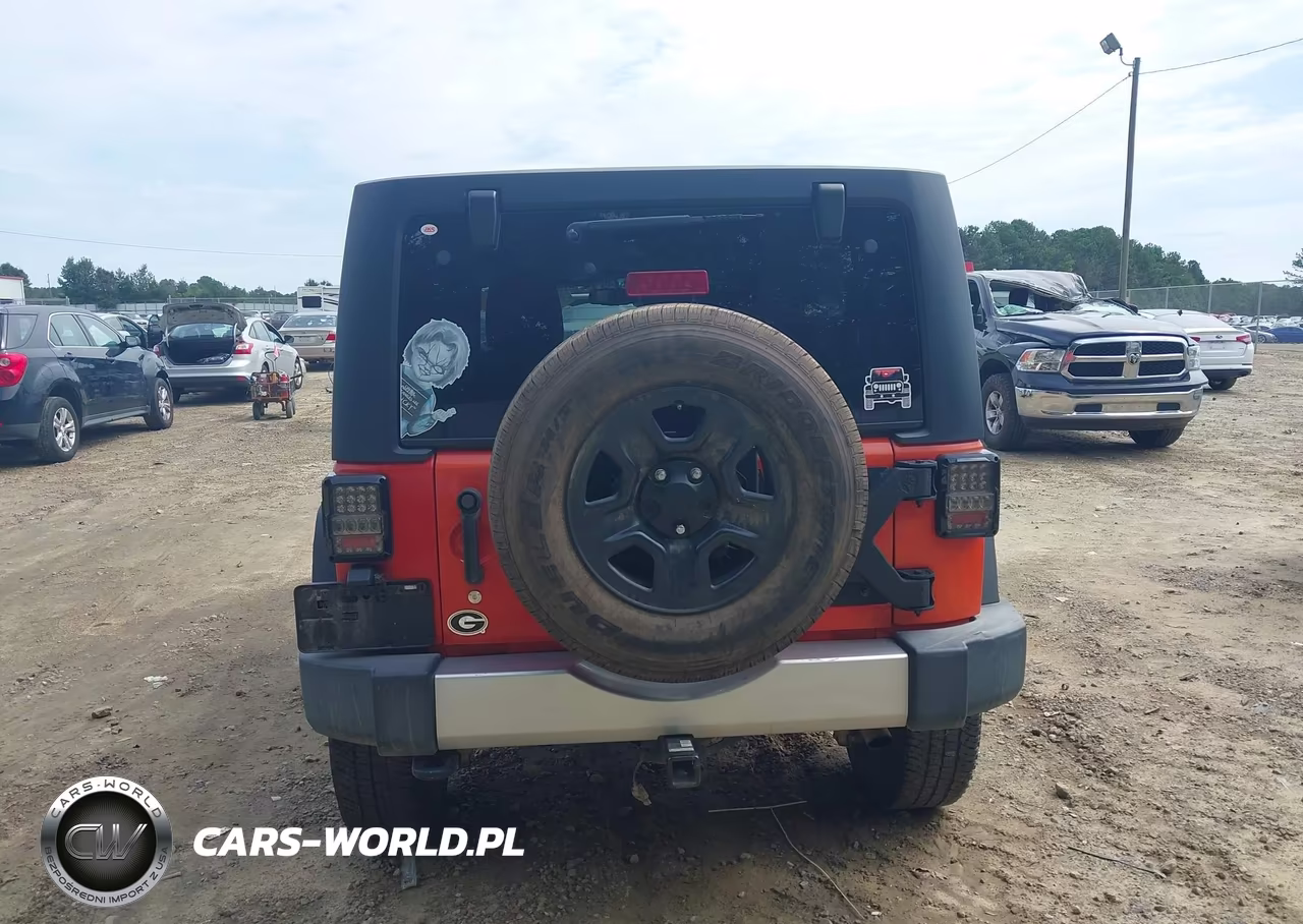 2015 Jeep Wrangler Unlimited Sahara VIN:1C4BJWEG5FL678118 - 17