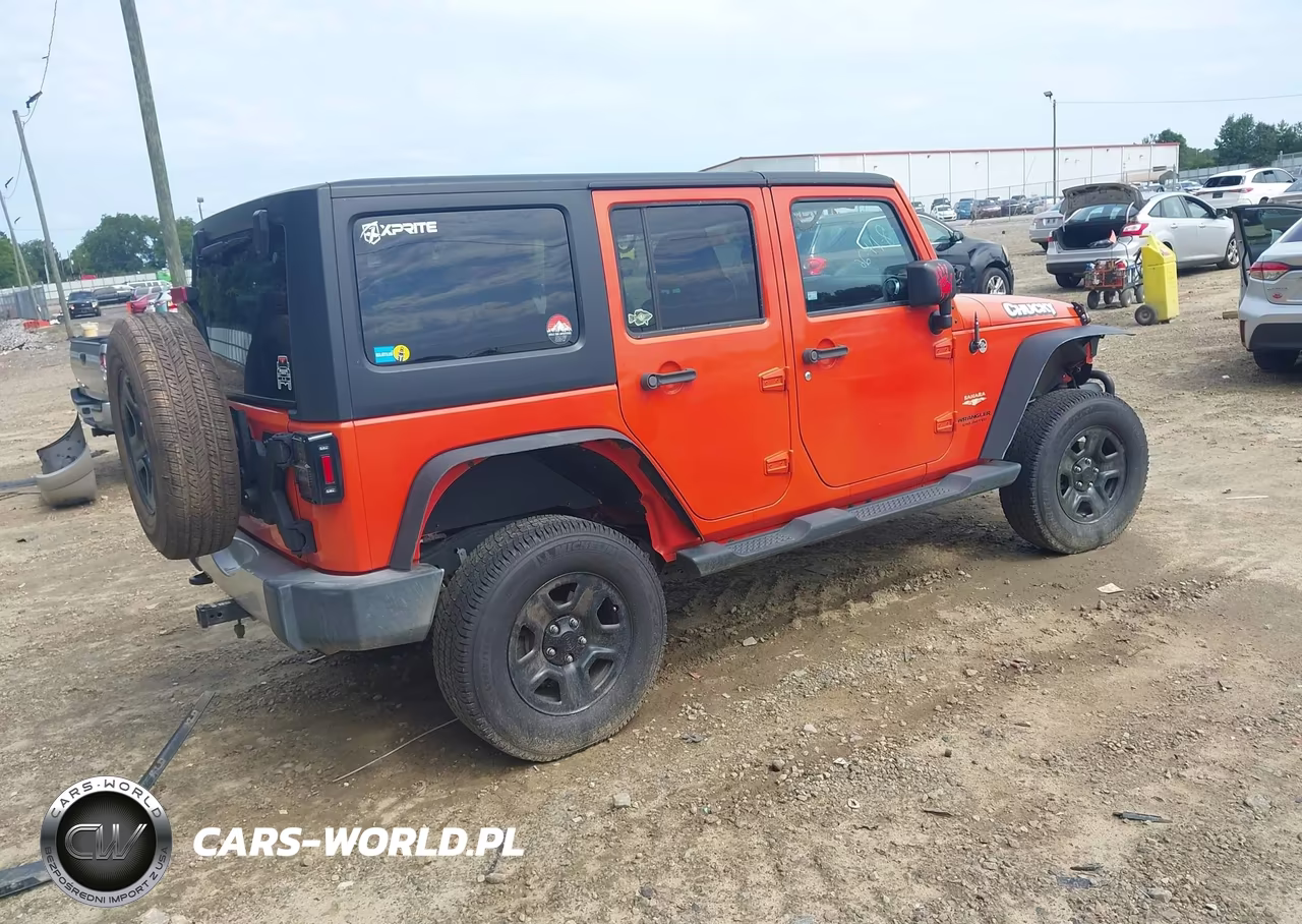 2015 Jeep Wrangler Unlimited Sahara VIN:1C4BJWEG5FL678118 - 4