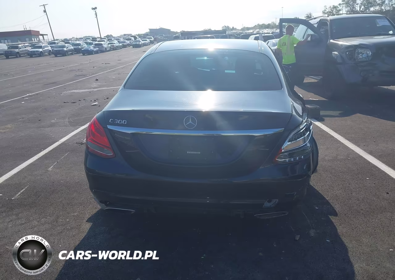 2016 Mercedes-Benz C 300 VIN:55SWF4JB2GU177031 - 16
