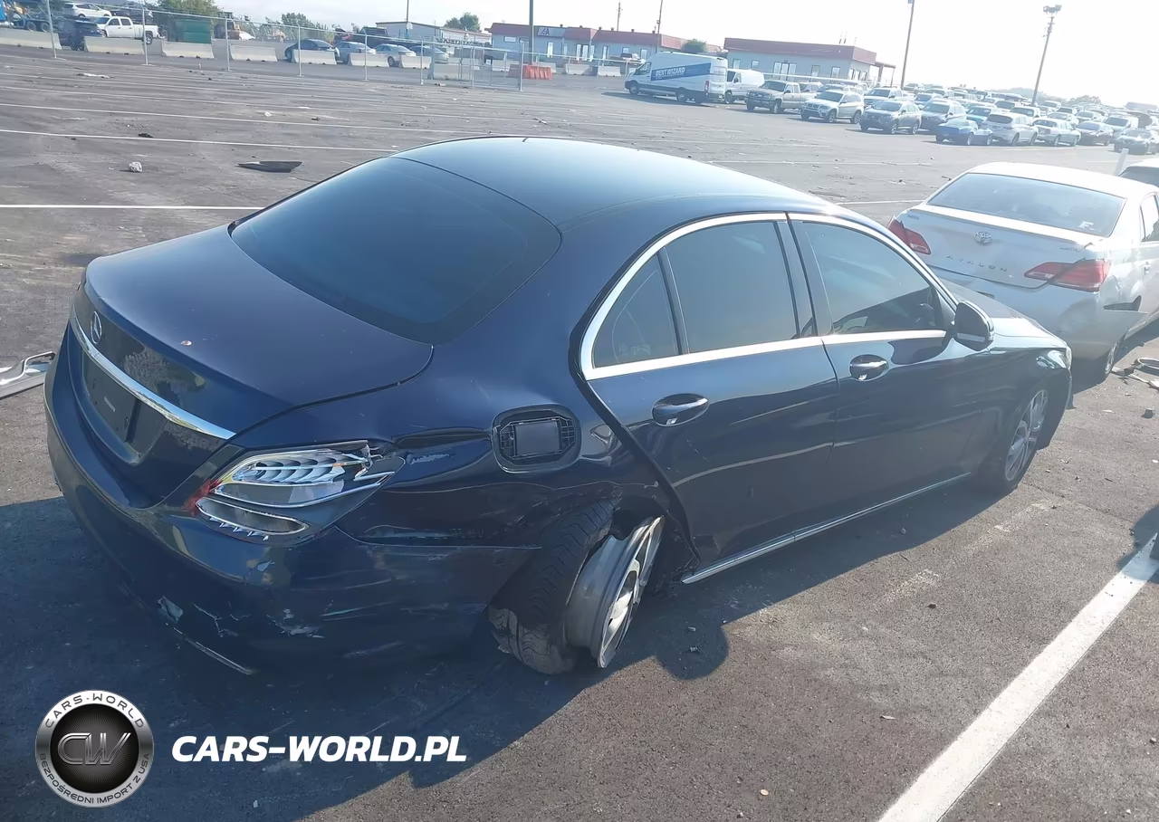 2016 Mercedes-Benz C 300 VIN:55SWF4JB2GU177031 - 4
