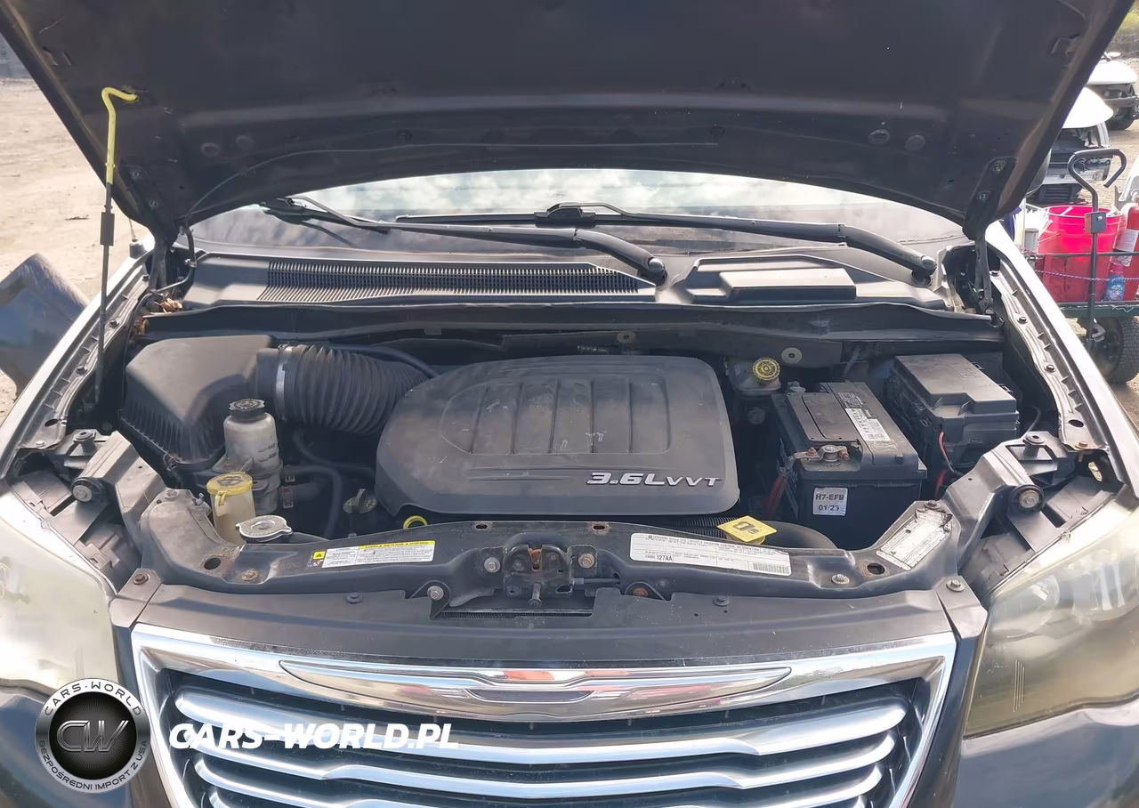 2011 Chrysler Town & Country Touring VIN:2A4RR5DG9BR641443 - 10