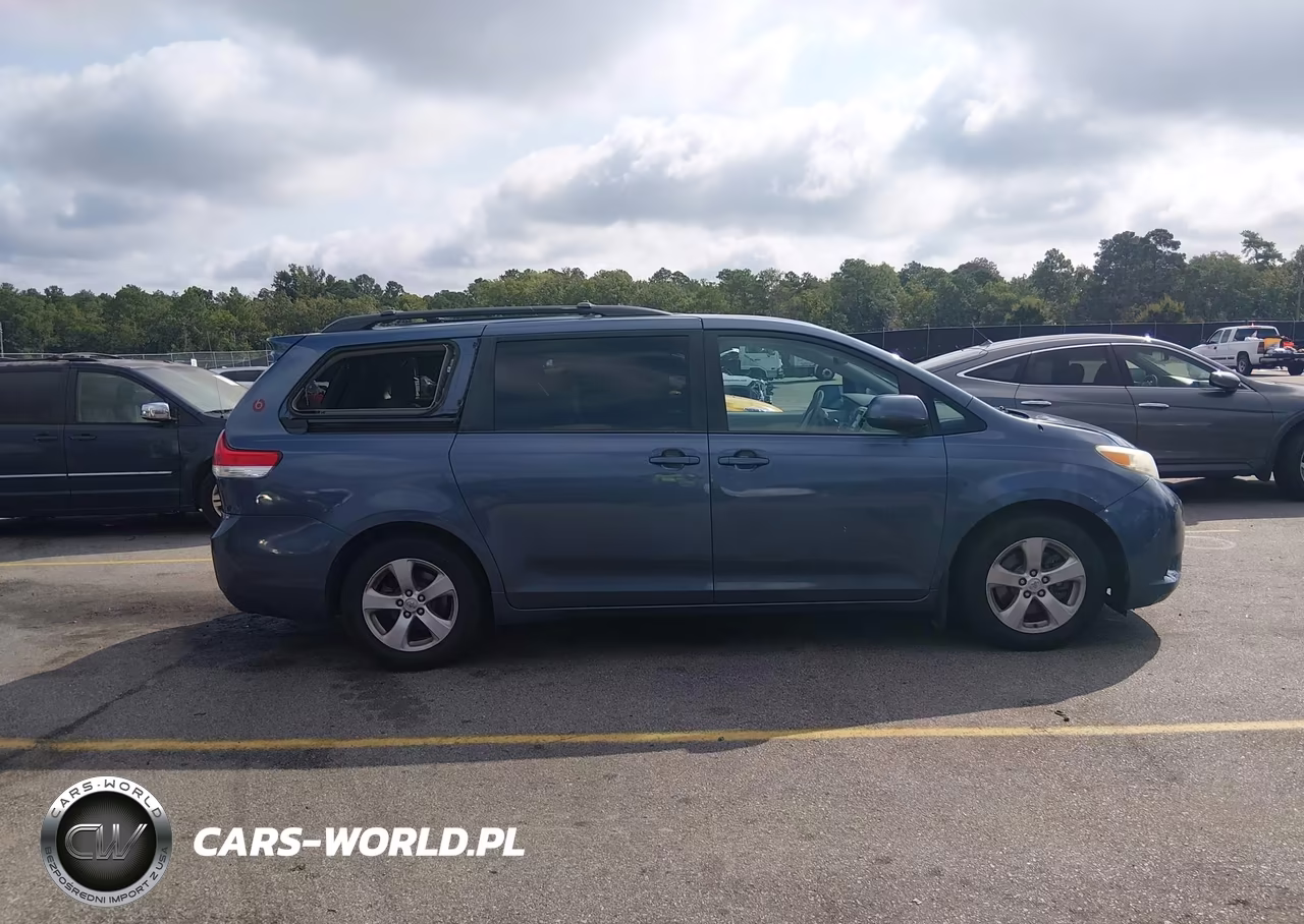 2013 Toyota Sienna Le V6 8 Passenger VIN:5TDKK3DC9DS355888 - 13
