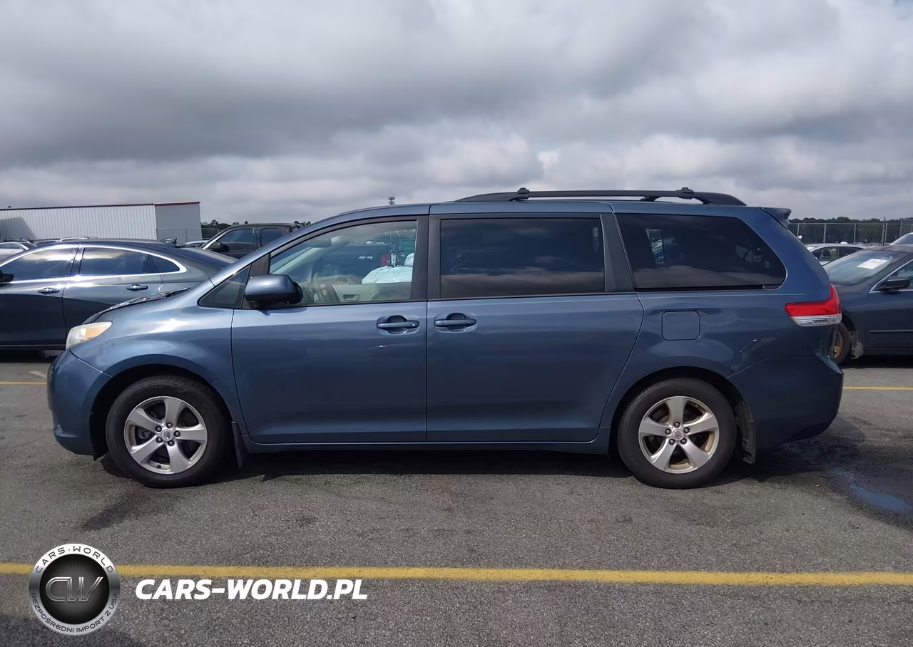 2013 Toyota Sienna Le V6 8 Passenger VIN:5TDKK3DC9DS355888 - 14