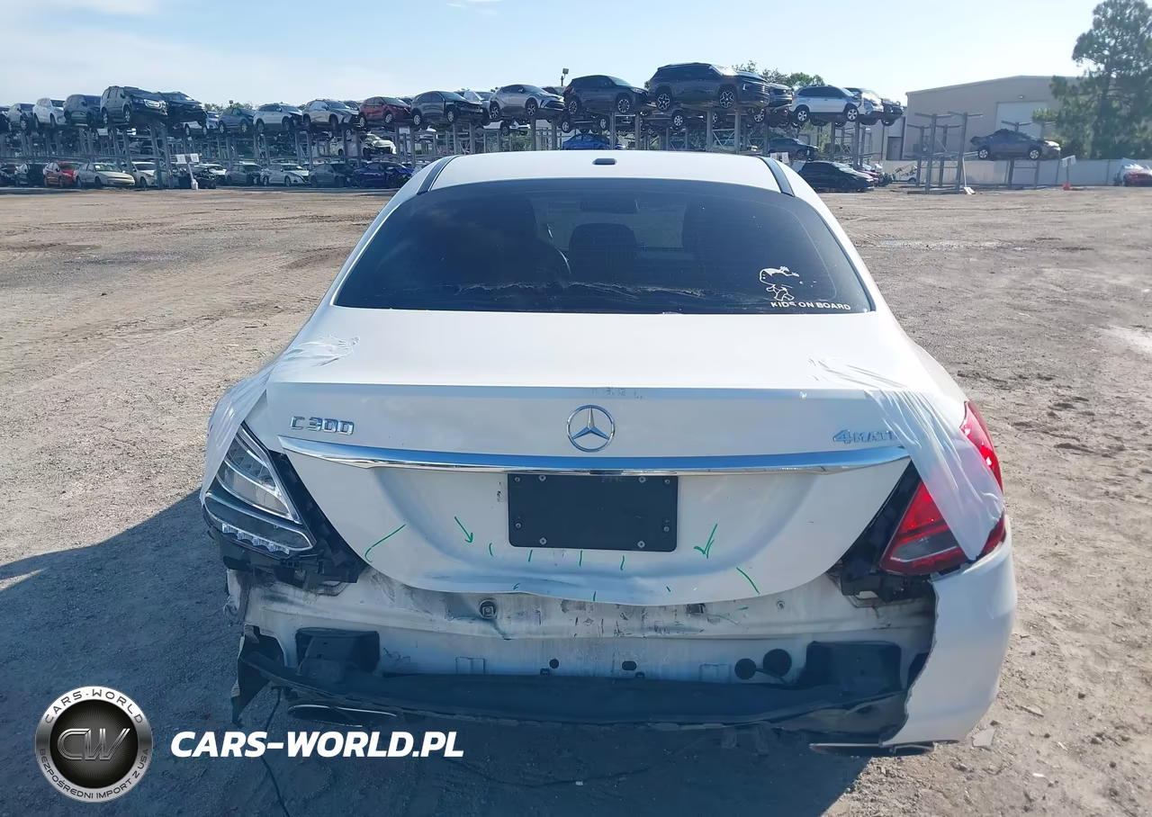 2016 Mercedes-Benz C 300 4Matic VIN:55SWF4KB5GU166703 - 16