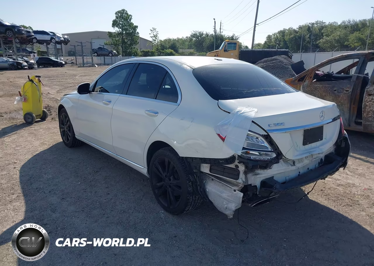 2016 Mercedes-Benz C 300 4Matic VIN:55SWF4KB5GU166703 - 3
