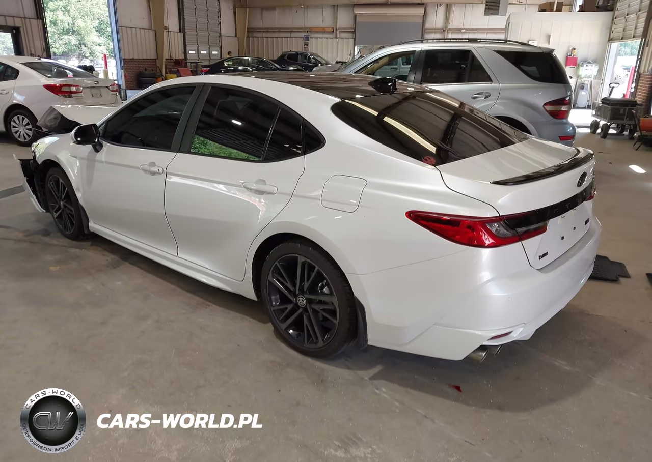 2026 Toyota Camry Xse VIN:4T1DAACK2TU739865 - 3