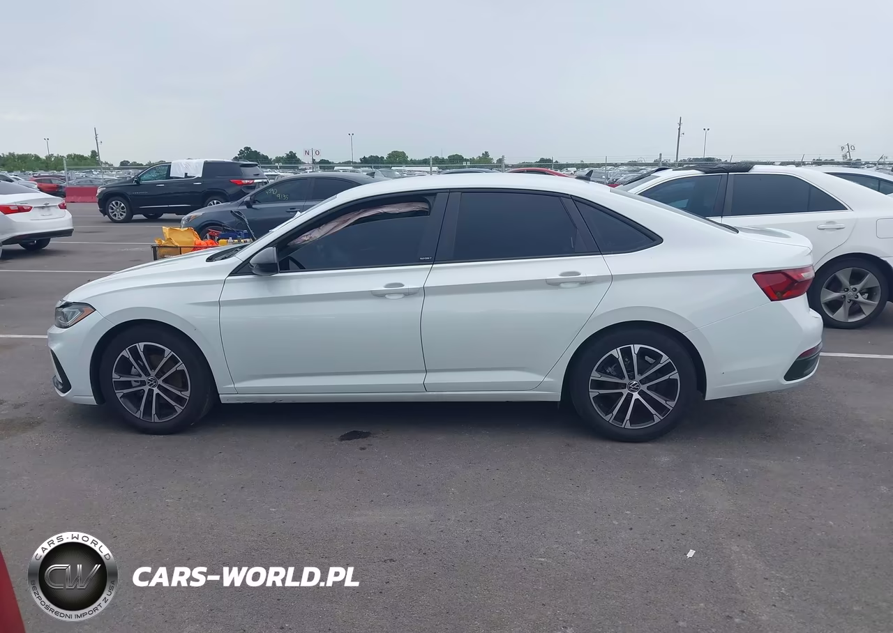 2025 Volkswagen Jetta 1.5T Sport VIN:3VWBX7BU8SM051241 - 14