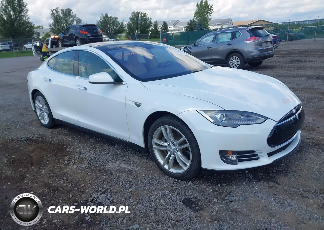 2013 Tesla Model S Performance – zdjęcie 1 z 18