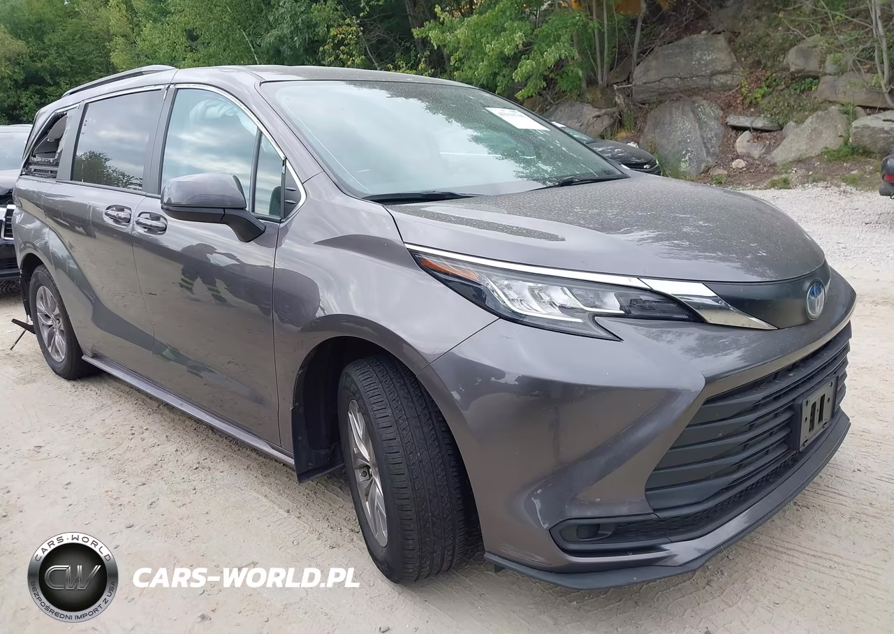 2023 Toyota Sienna Le