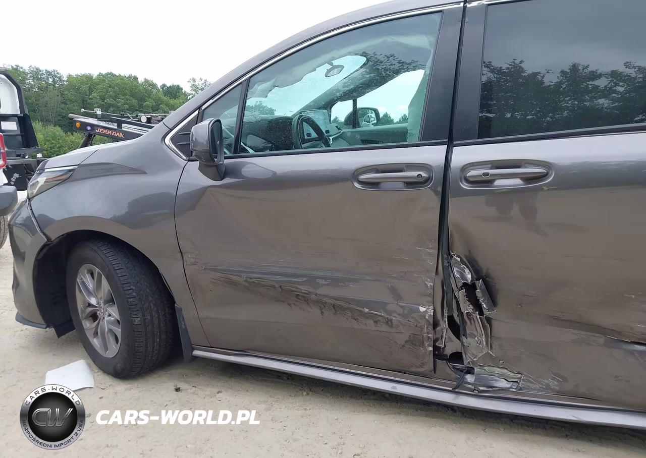 2023 Toyota Sienna Le VIN:5TDKSKFC8PS087413 - 17