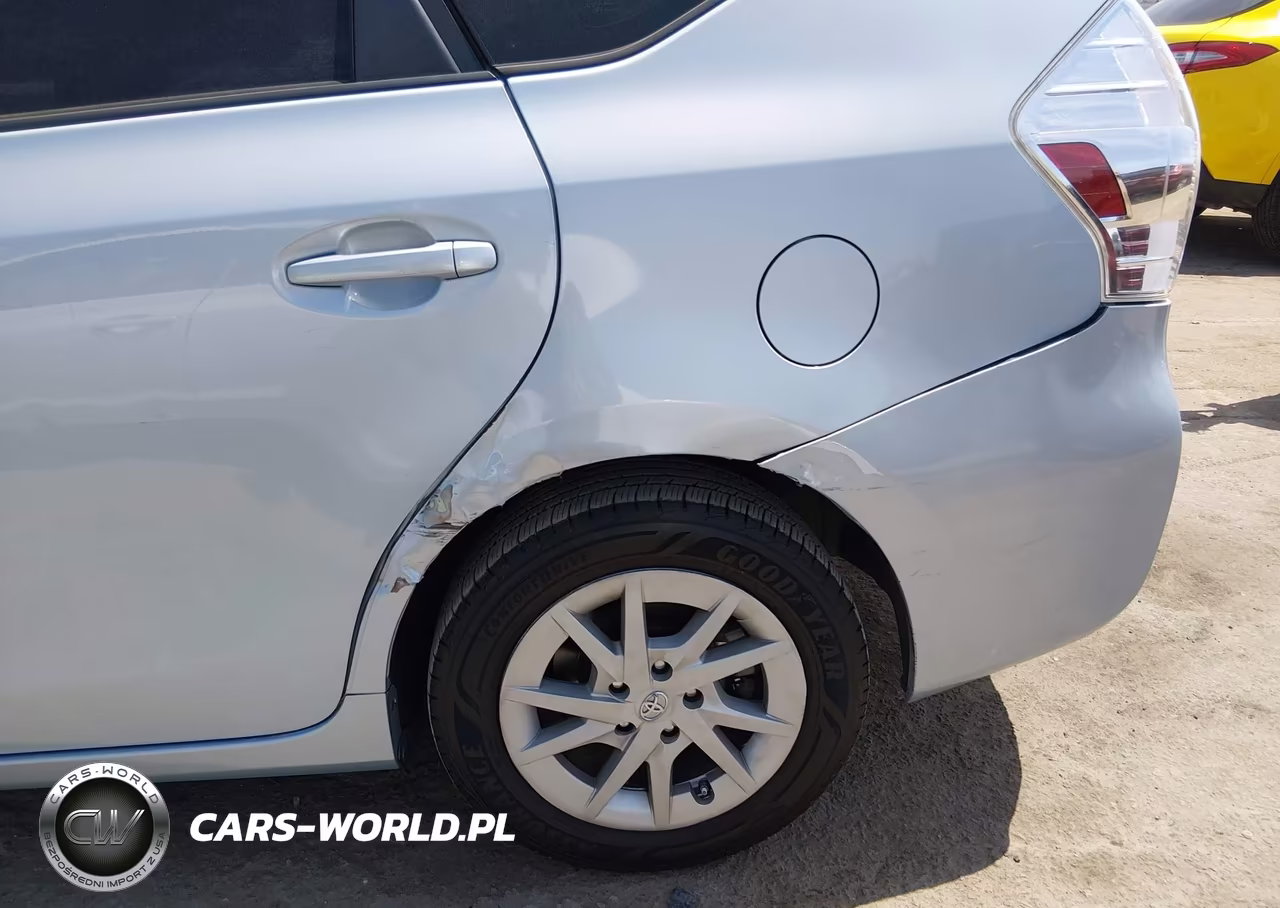 2012 Toyota Prius V Three VIN:JTDZN3EU6C3133841 - 6