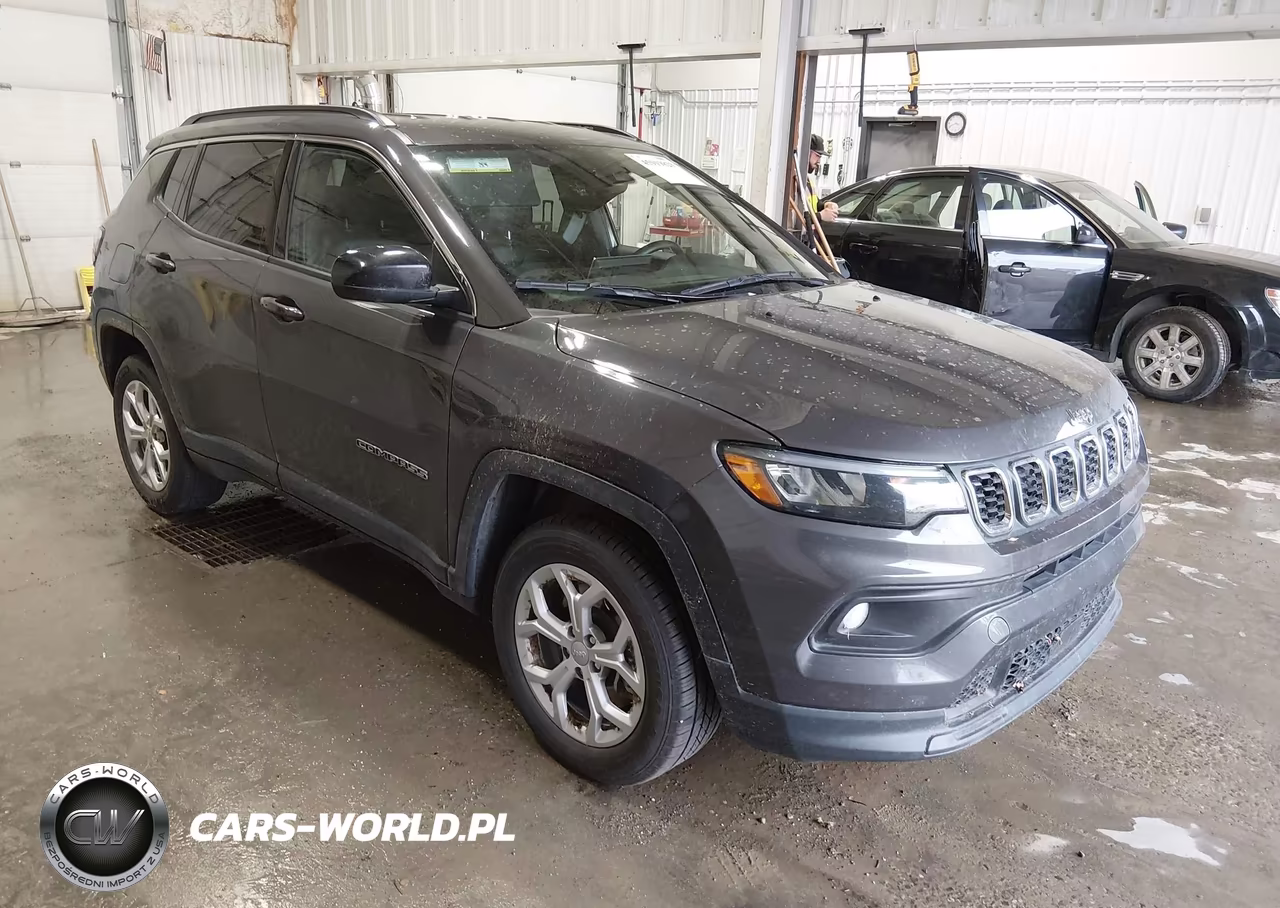 2024 Jeep Compass Latitude 4X4 – zdjęcie 1 z 16