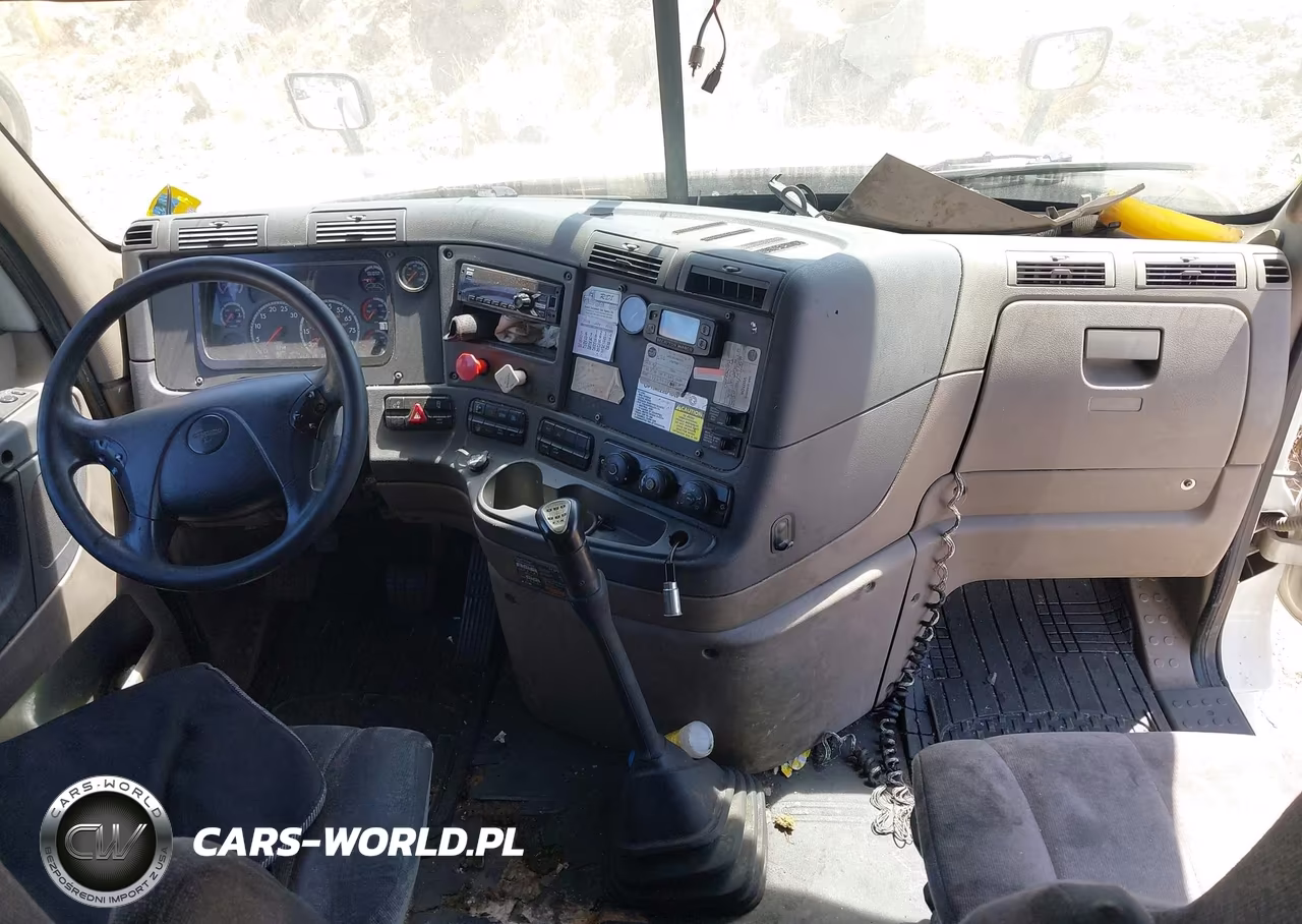 2014 Freightliner Cascadia 125 VIN:3AKJGLD50ESFK2883 - 15
