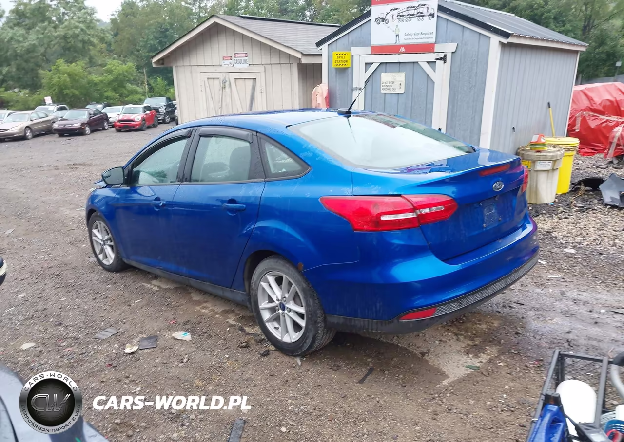 2018 Ford Focus Se VIN:1FADP3F27JL285938 - 3