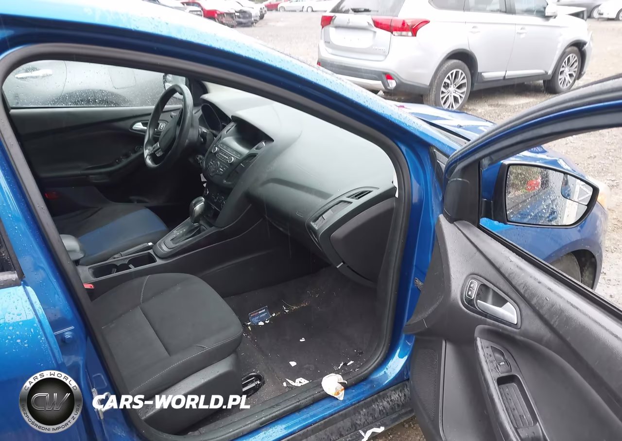 2018 Ford Focus Se VIN:1FADP3F27JL285938 - 5