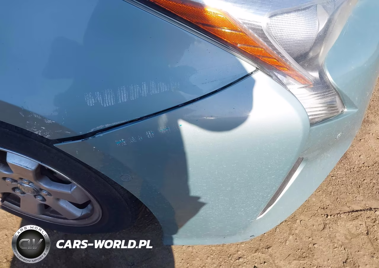 2017 Toyota Prius Three VIN:JTDKARFUXH3050922 - 6
