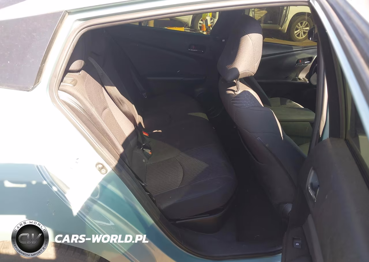 2017 Toyota Prius Three VIN:JTDKARFUXH3050922 - 8