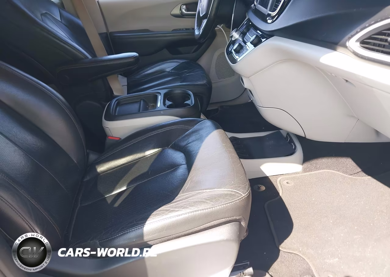 2020 Chrysler Pacifica Touring L VIN:2C4RC1BG8LR106401 - 5