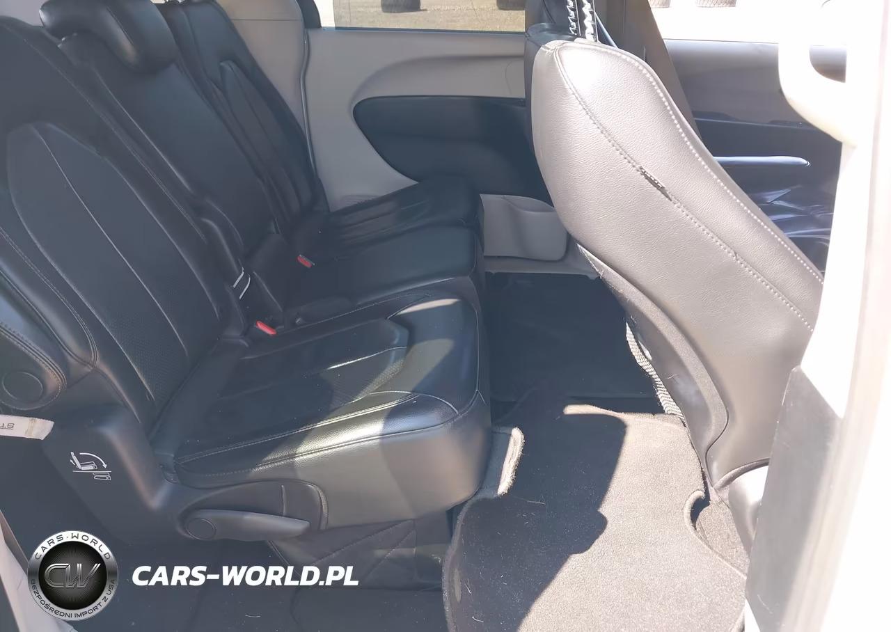 2020 Chrysler Pacifica Touring L VIN:2C4RC1BG8LR106401 - 8