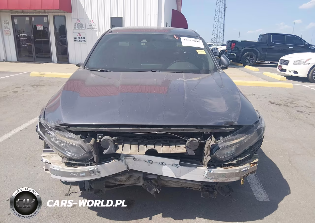 2018 Honda Accord Sport VIN:1HGCV1F32JA231310 - 13