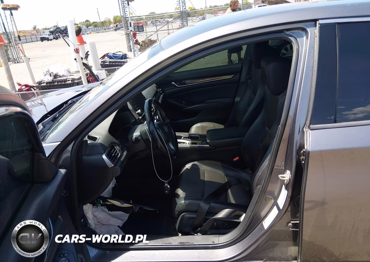 2018 Honda Accord Sport VIN:1HGCV1F32JA231310 - 18