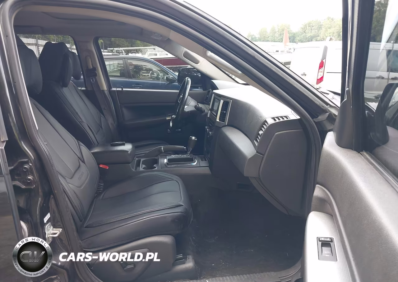 2010 Jeep Grand Cherokee Laredo VIN:1J4PR4GK9AC115953 - 5