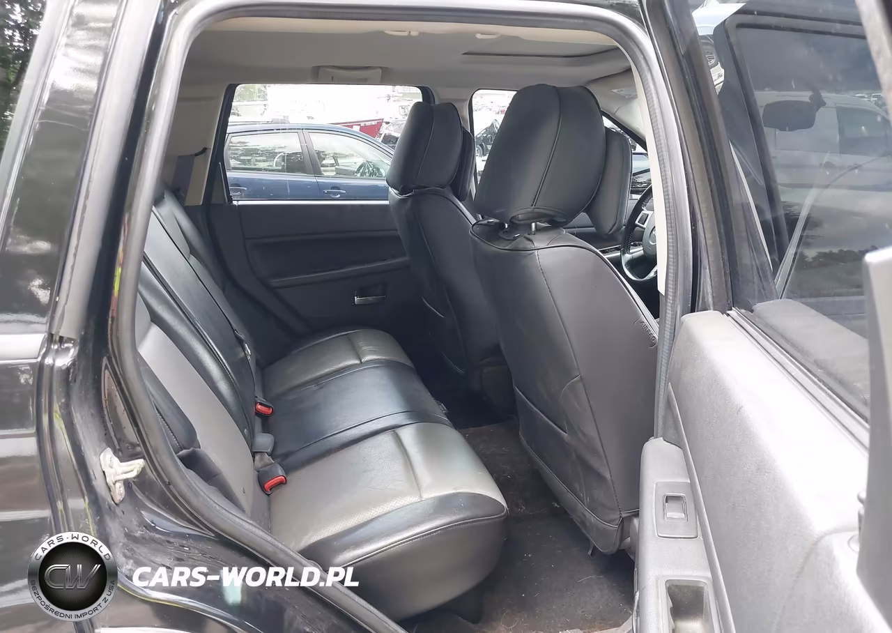 2010 Jeep Grand Cherokee Laredo VIN:1J4PR4GK9AC115953 - 8