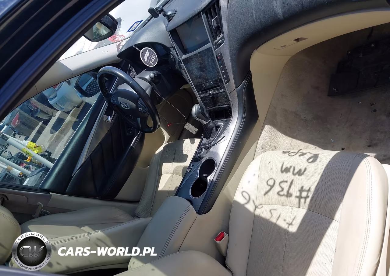 2015 Infiniti Q50 Premium VIN:JN1BV7APXFM335415 - 5