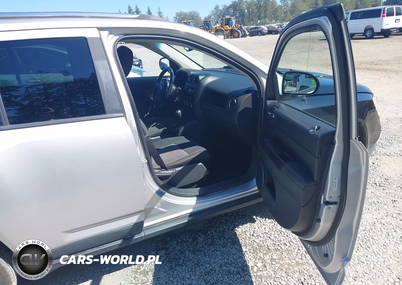 2011 Jeep Compass VIN:1J4NF1FB8BD266620 - 5