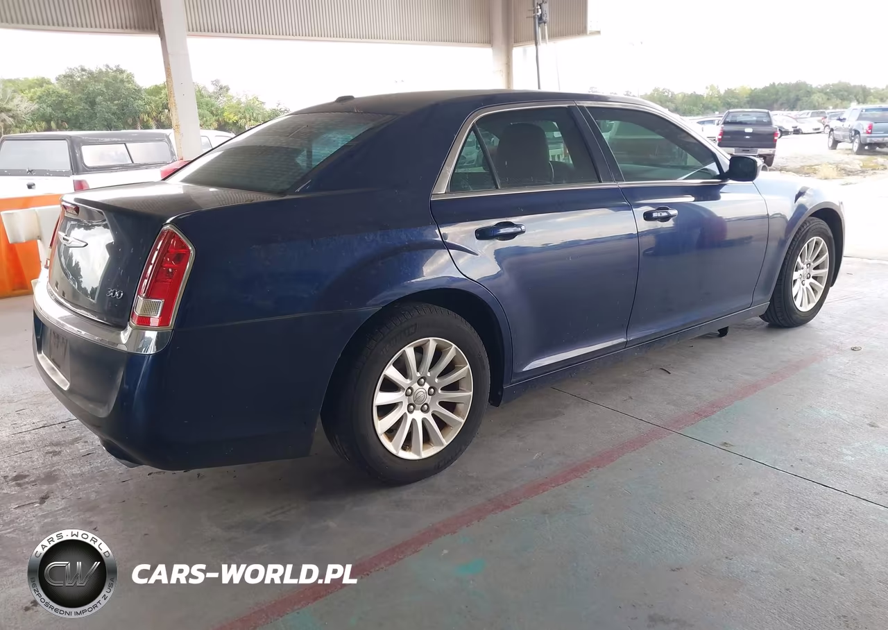 2014 Chrysler 300 VIN:2C3CCAAG6EH146691 - 4