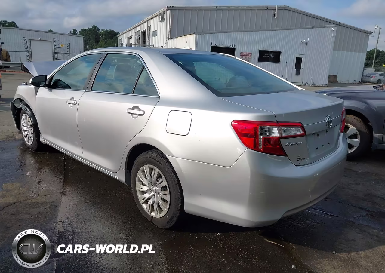 2014 Toyota Camry Le VIN:4T1BF1FKXEU354044 - 3