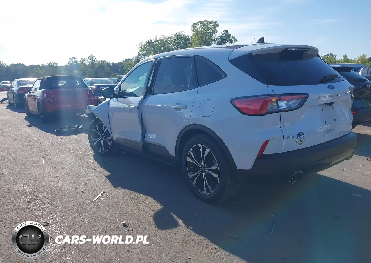 2021 Ford Escape Se VIN:1FMCU0G6XMUA13599 - 3