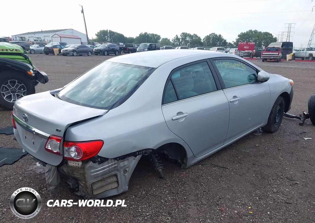2013 Toyota Corolla Le VIN:2T1BU4EE4DC121280 - 4
