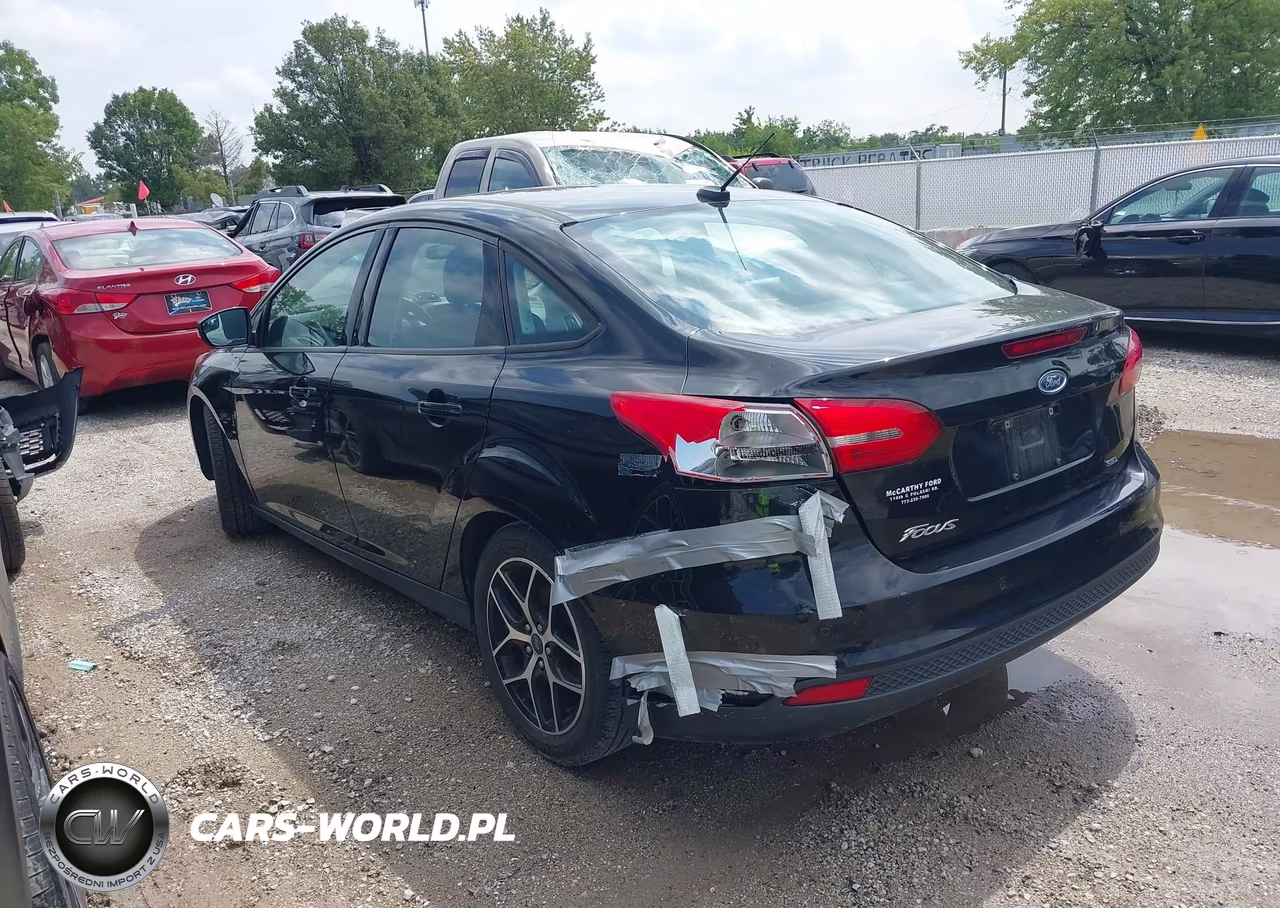 2017 Ford Focus Sel VIN:1FADP3H25HL317714 - 3