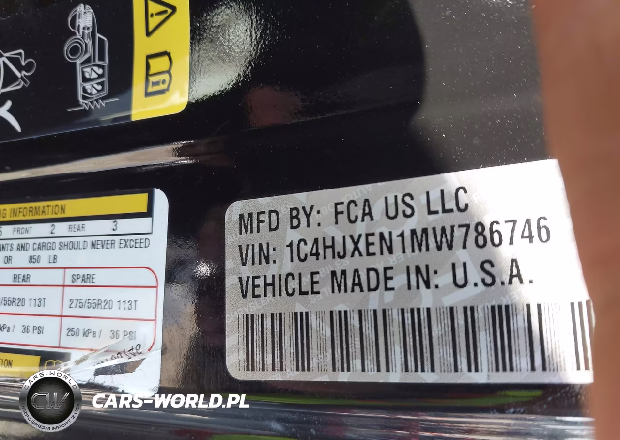 2021 Jeep Wrangler Unlimited High Altitude 4X4 VIN:1C4HJXEN1MW786746 - 9