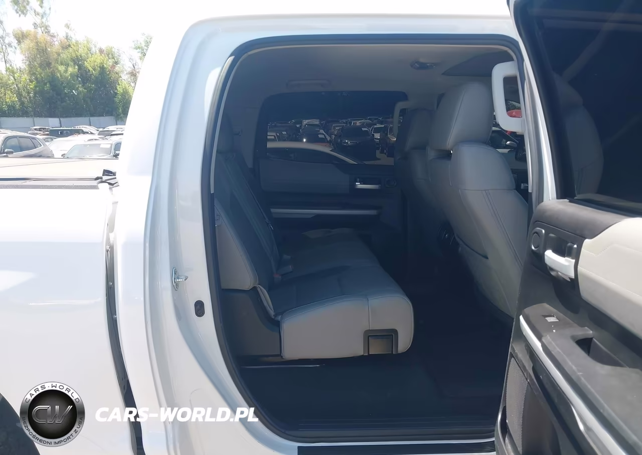 2021 Toyota Tundra Limited VIN:5TFHY5F15MX994666 - 8