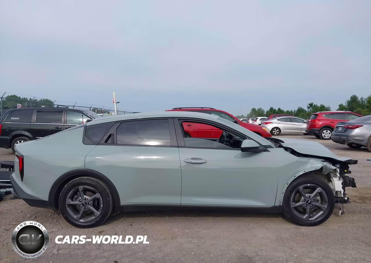 2025 Kia K4 Lxs VIN:3KPFT4DE0SE032469 - 14