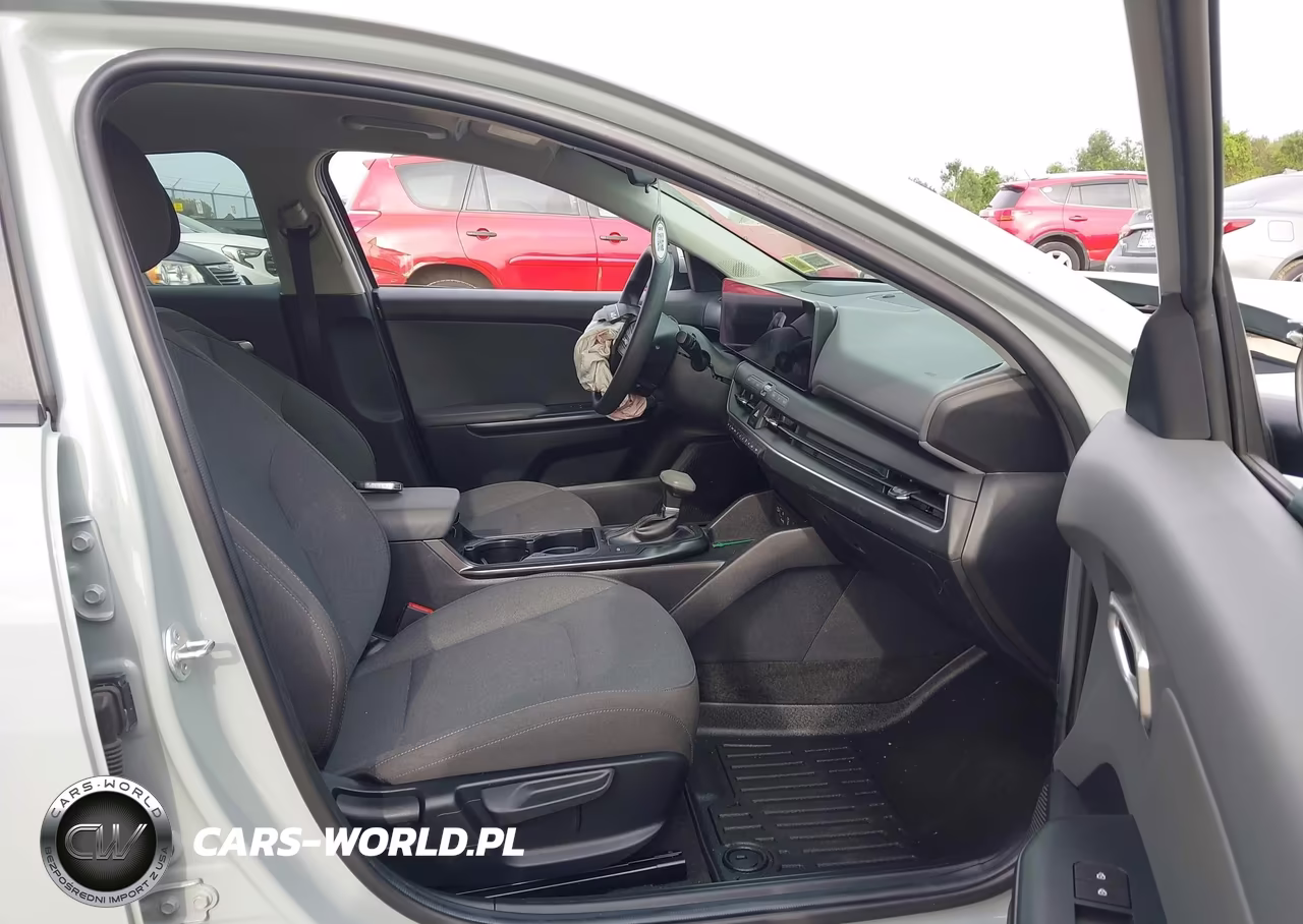 2025 Kia K4 Lxs VIN:3KPFT4DE0SE032469 - 5