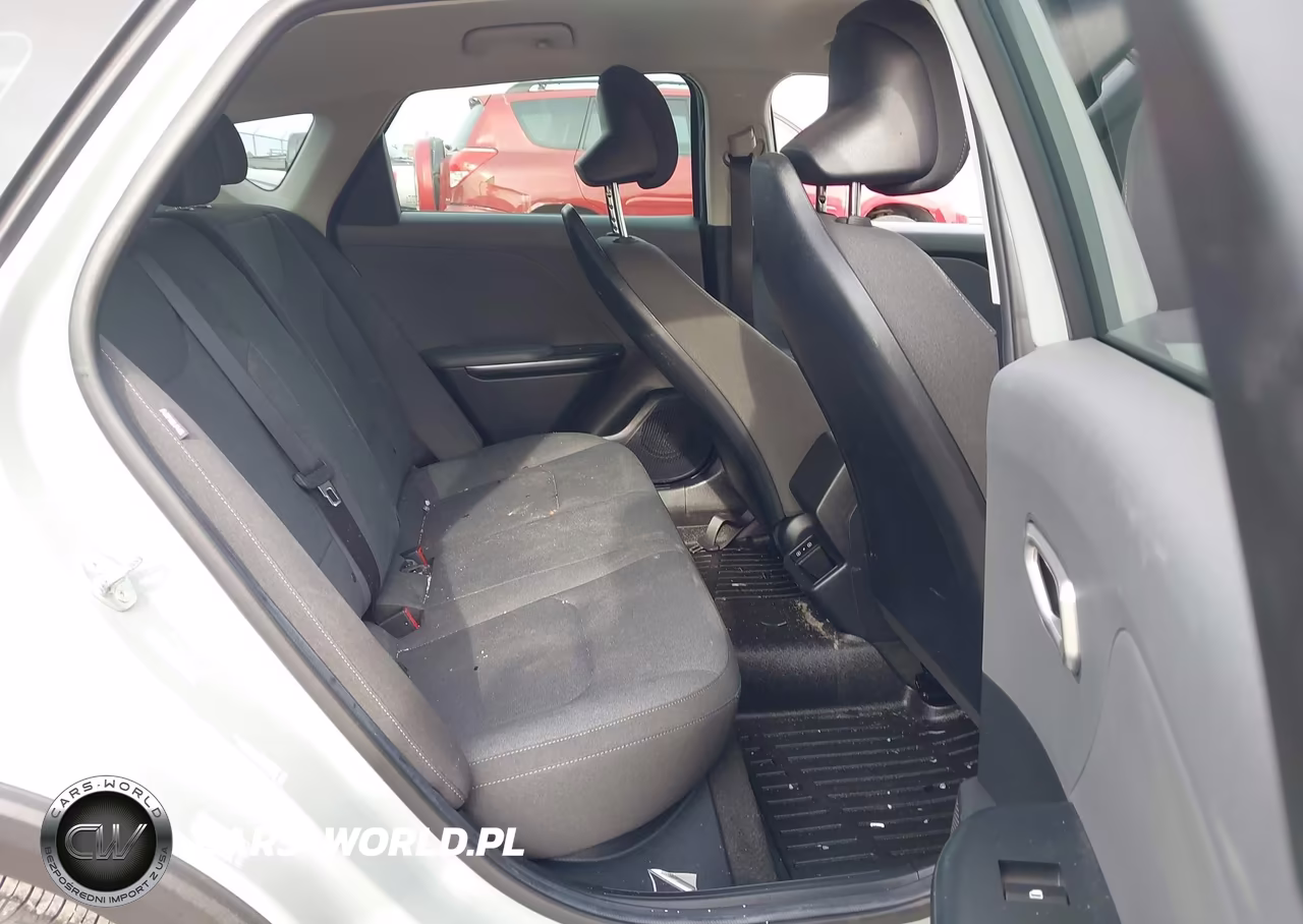 2025 Kia K4 Lxs VIN:3KPFT4DE0SE032469 - 8