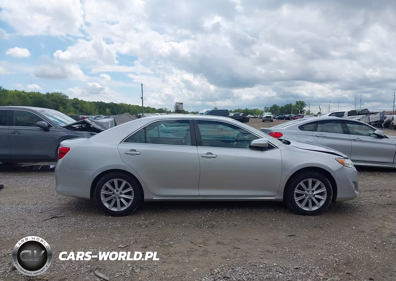 2014 Toyota Camry Xle VIN:4T4BF1FK6ER403973 - 14