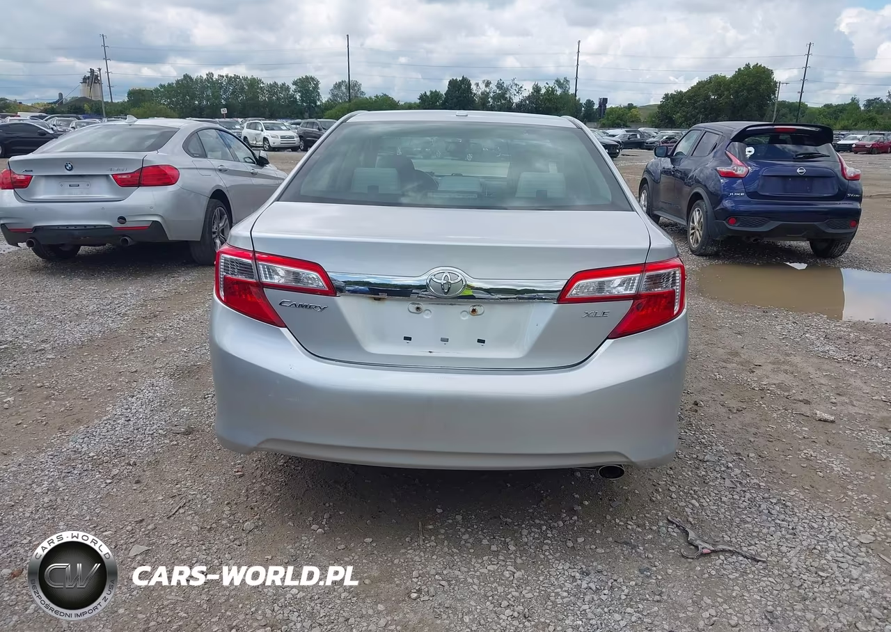 2014 Toyota Camry Xle VIN:4T4BF1FK6ER403973 - 17