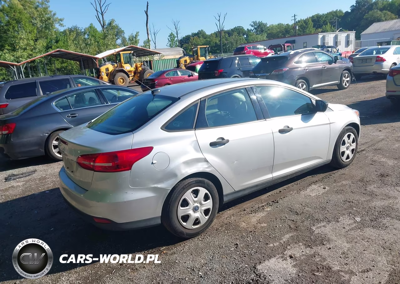 2017 Ford Focus S VIN:1FADP3E21HL259301 - 4
