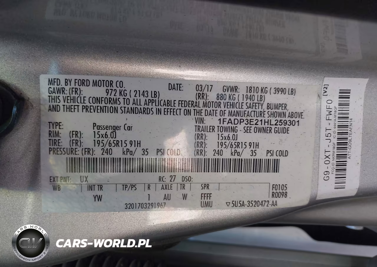 2017 Ford Focus S VIN:1FADP3E21HL259301 - 9