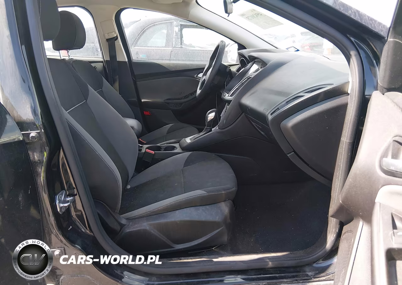 2014 Ford Focus Se VIN:1FADP3F22EL440143 - 5