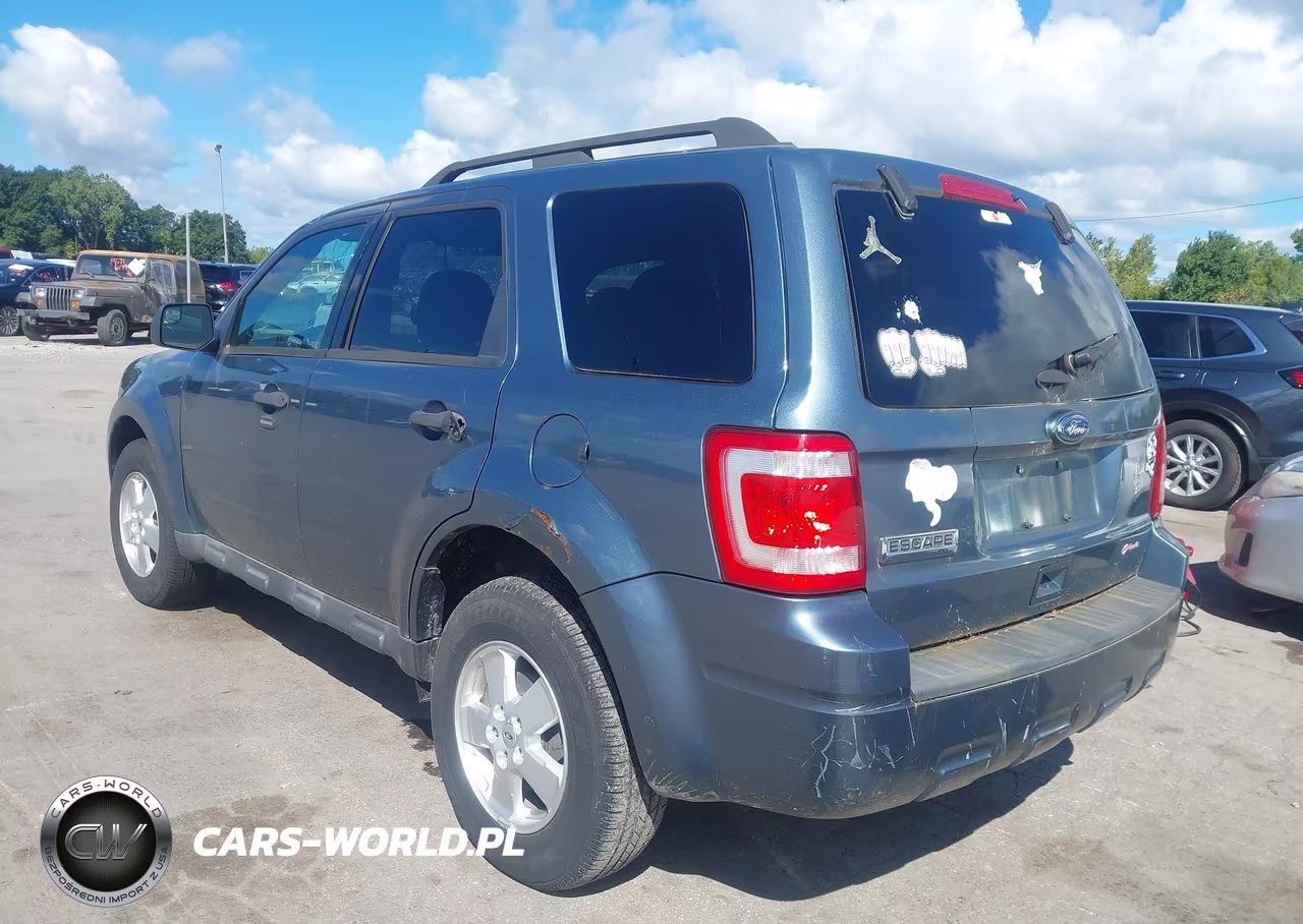 2011 Ford Escape Xlt VIN:1FMCU0D78BKC40618 - 3