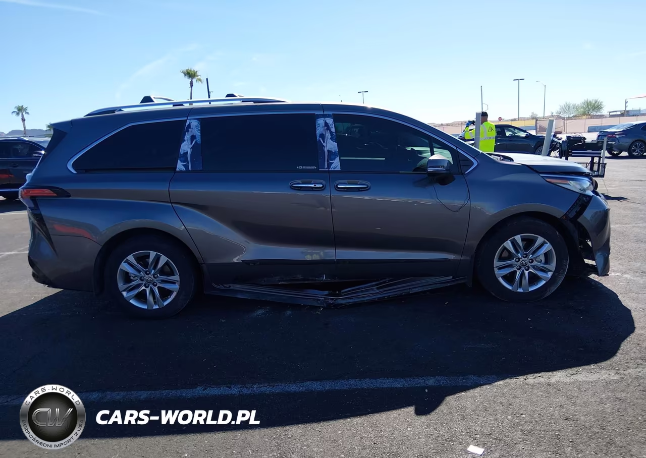 2023 Toyota Sienna Limited VIN:5TDZRKEC0PS176680 - 13